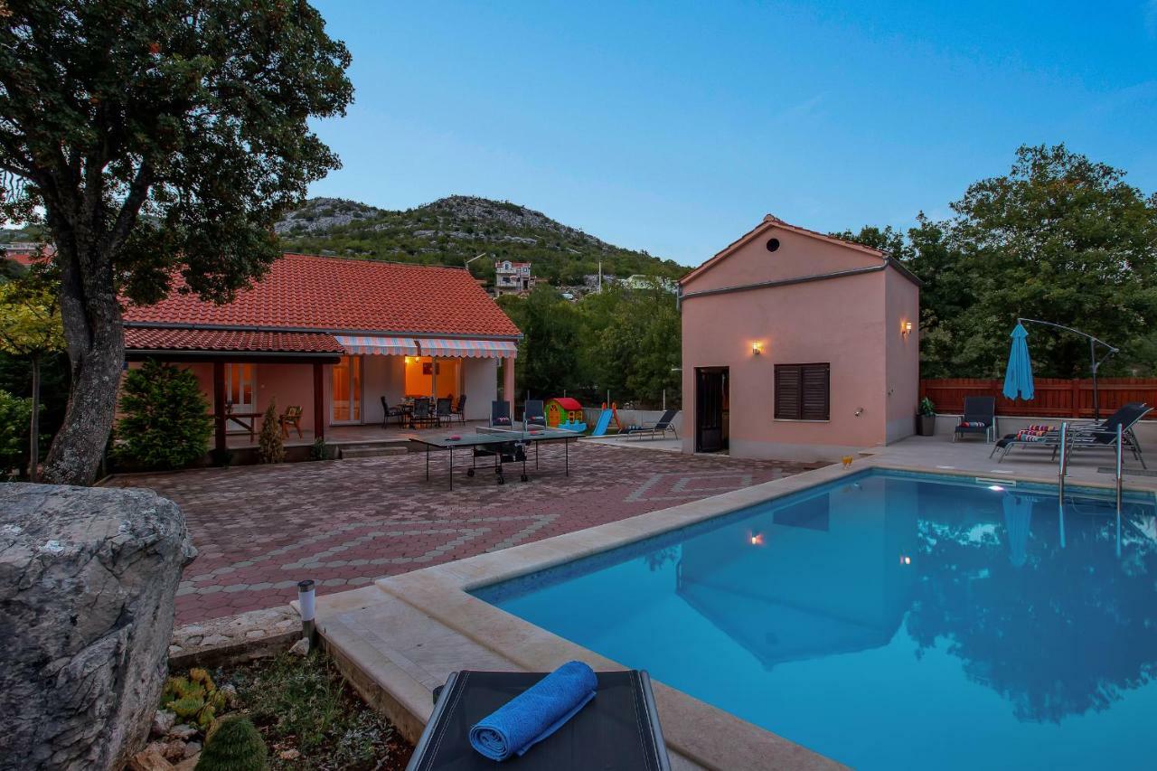Villa Zvonimir Zagvozd ภายนอก รูปภาพ